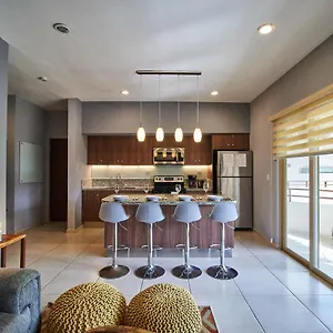 https://modern-and-spacious-2-bedroom-ph-rooftop-pool.tulum-hotels.net